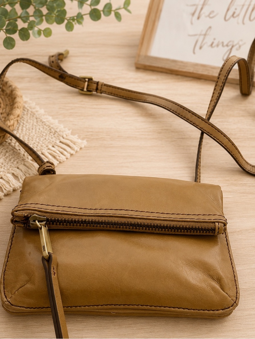 🤎 HOBO Leather Crossbody / Convertible Wallet Bag